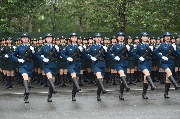 女兵方队于玥图片