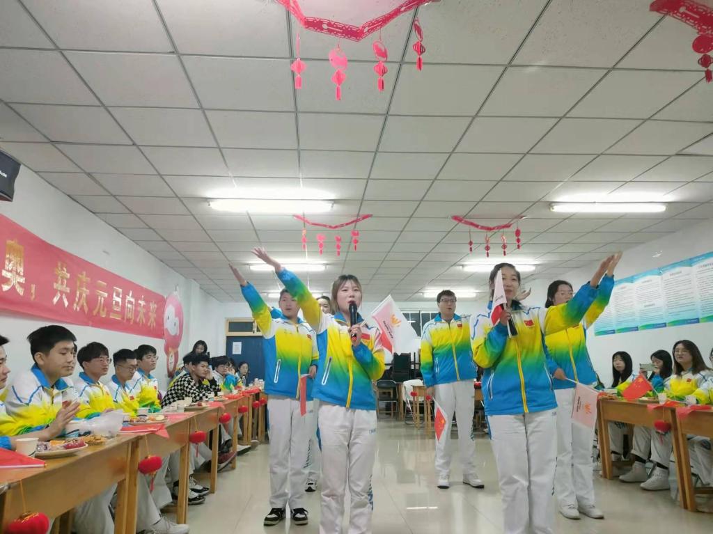 学生志愿者合唱燃烧的雪花.jpg