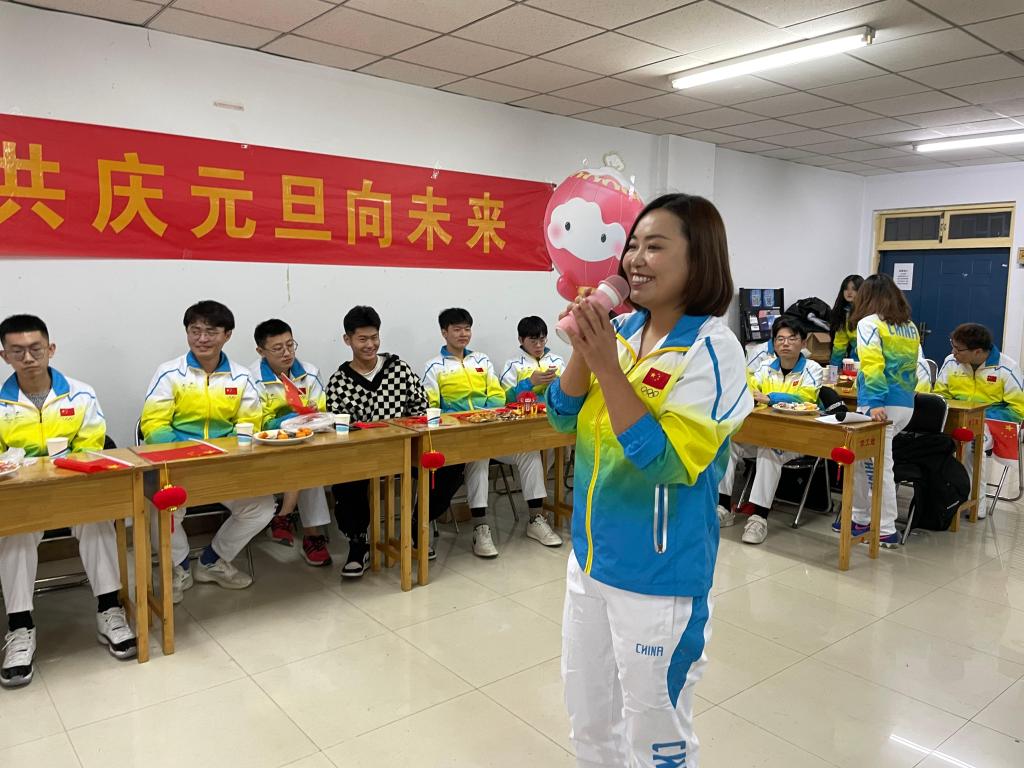教师志愿者师柔剑演唱《最初的梦想》.jpg